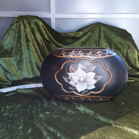 Magnolia pot - Picture 2 of 4